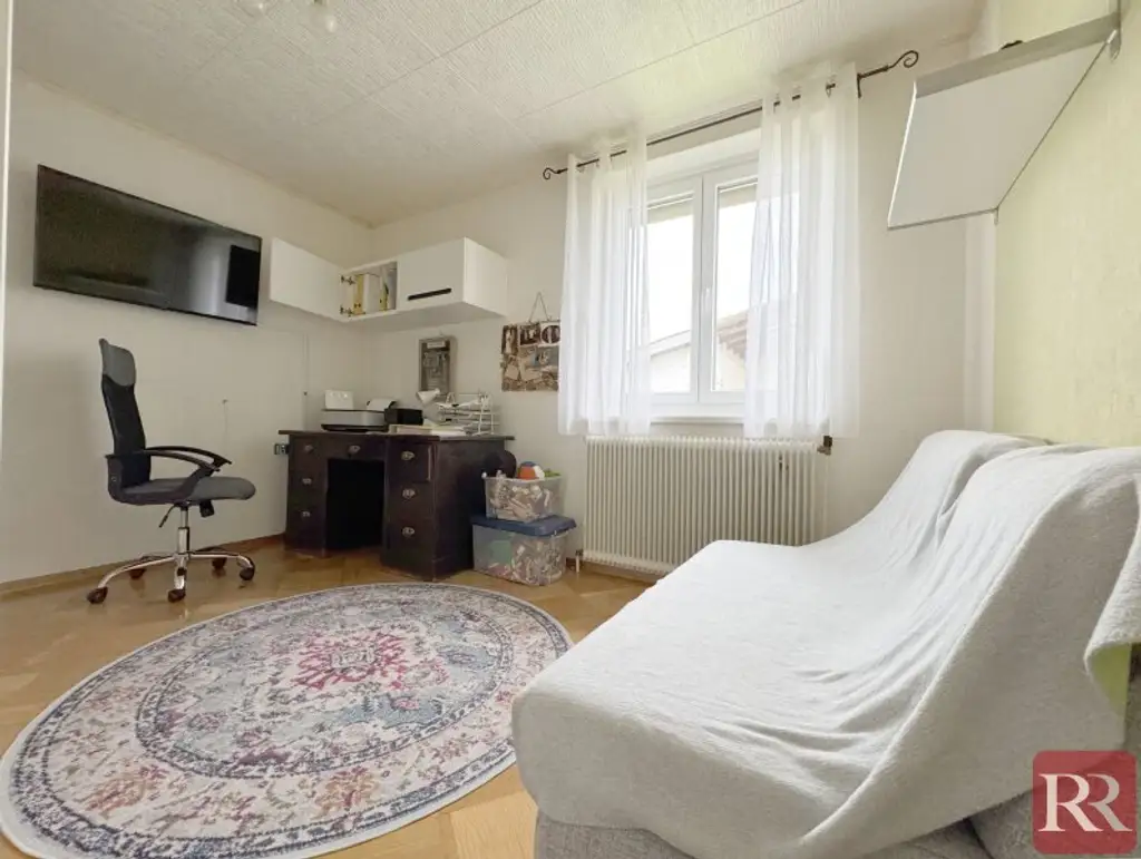 Bungalow auf großem, sonnigem Grund
