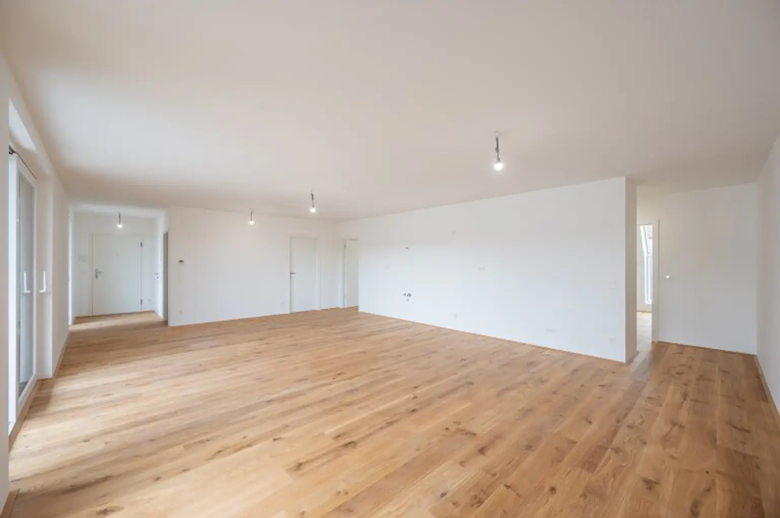 ++FonteFlats++ Fantastischer 4-Zimmer Dachgeschoss-ERSTBEZUG mit tollem Balkon