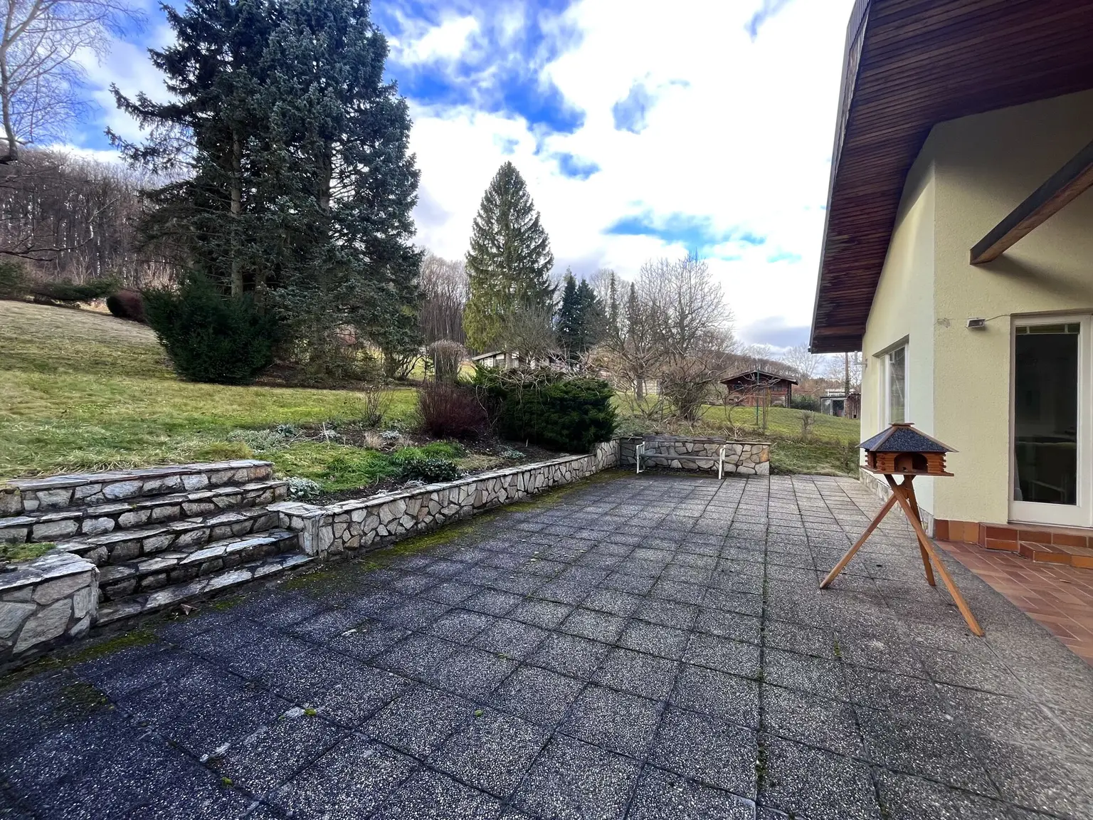 Schönes Einfamilienhaus mit Gartenparadies