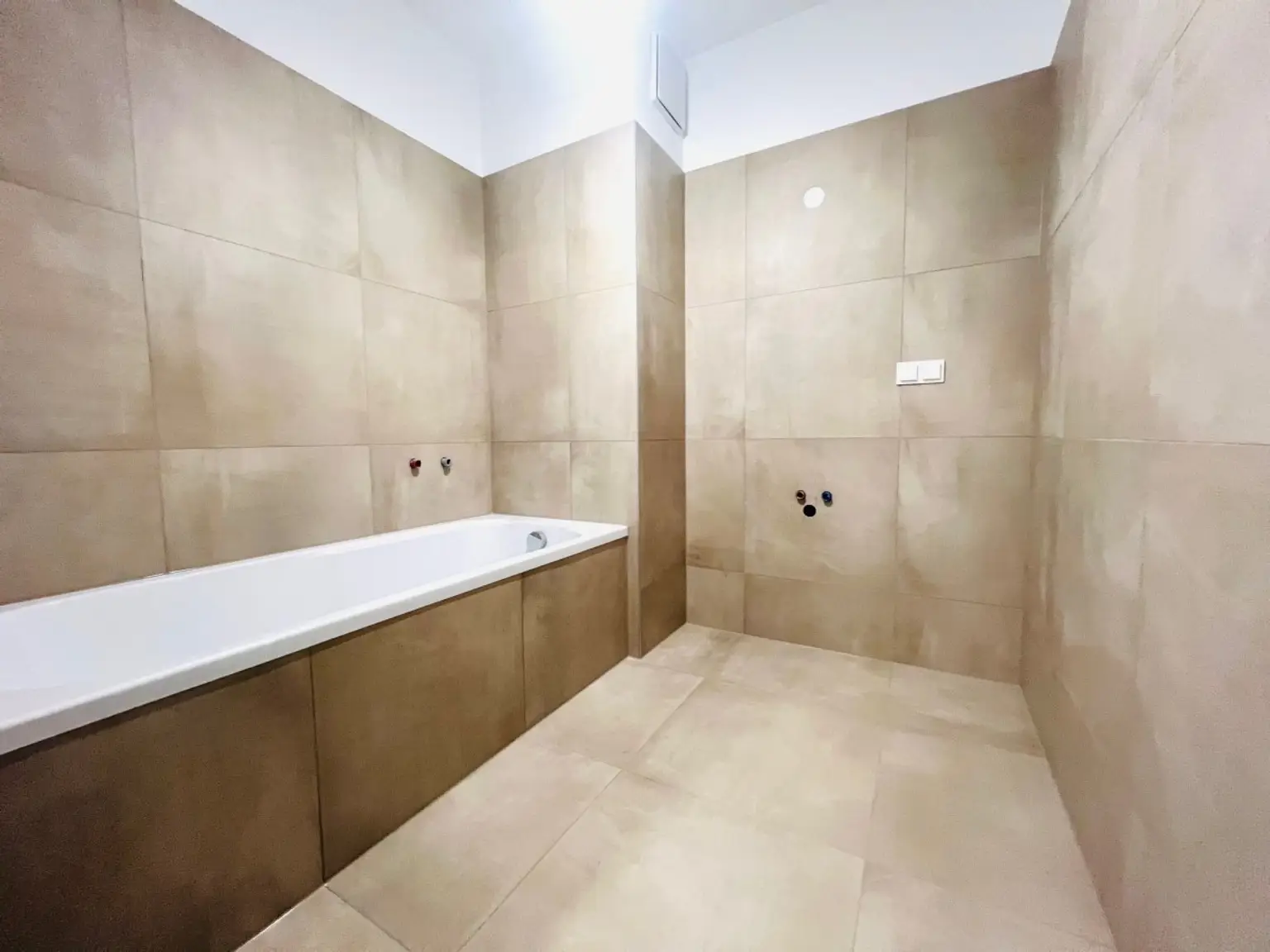 M | ++ TRAUMHAFTE DREI Zimmer WOHNUNG mit BALKON und KÜCHE ++ | Prima Service Immobilien