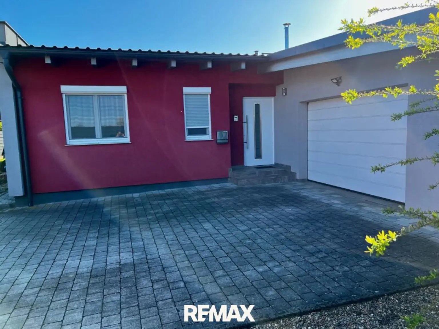 Außenansicht / Einfahrt