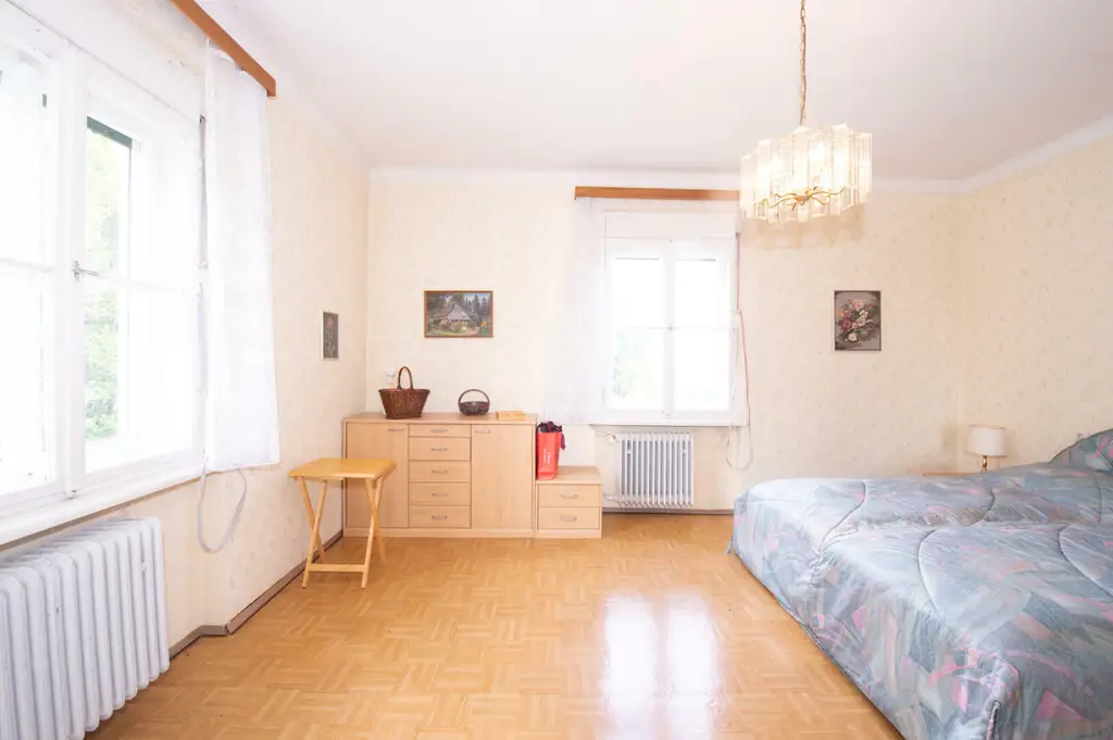 Ein Anwesen voller Möglichkeiten – großzügiges Haus mit Traumgrundstück