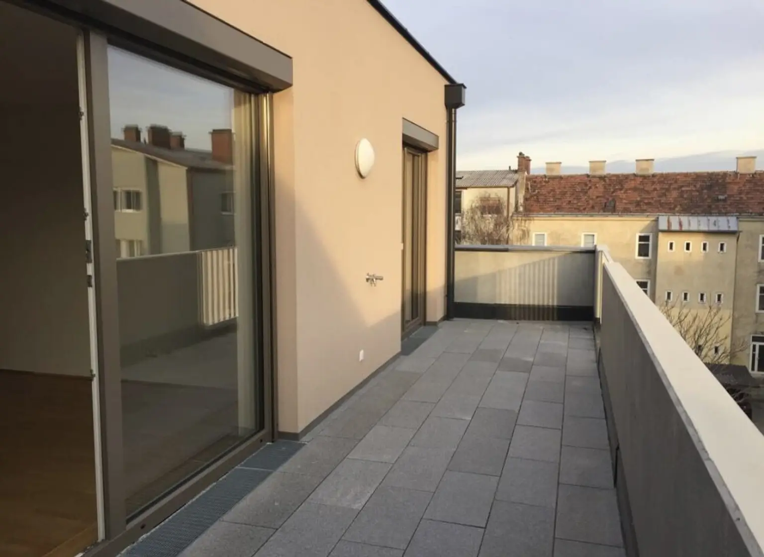 Dachgeschoß mit 3 Zimmer und 2 Terrassen!