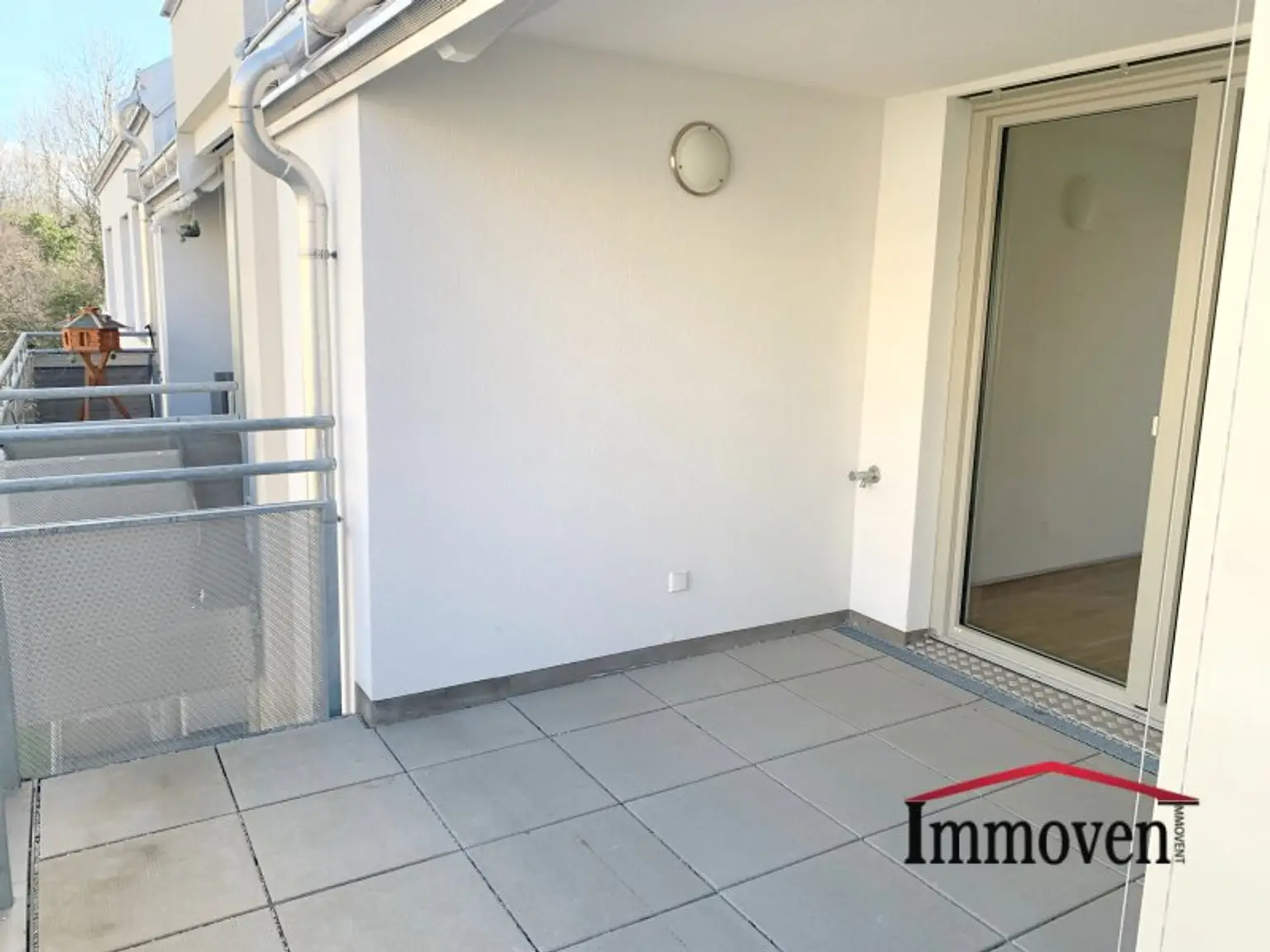 Traumhafte helle 2-Zimmerwohnung mit großer Loggia/Balkon! (Mietbeginn 01.12.2025)