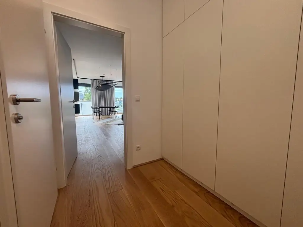 Hochwertige Designer-Wohnung mit großer Terrasse