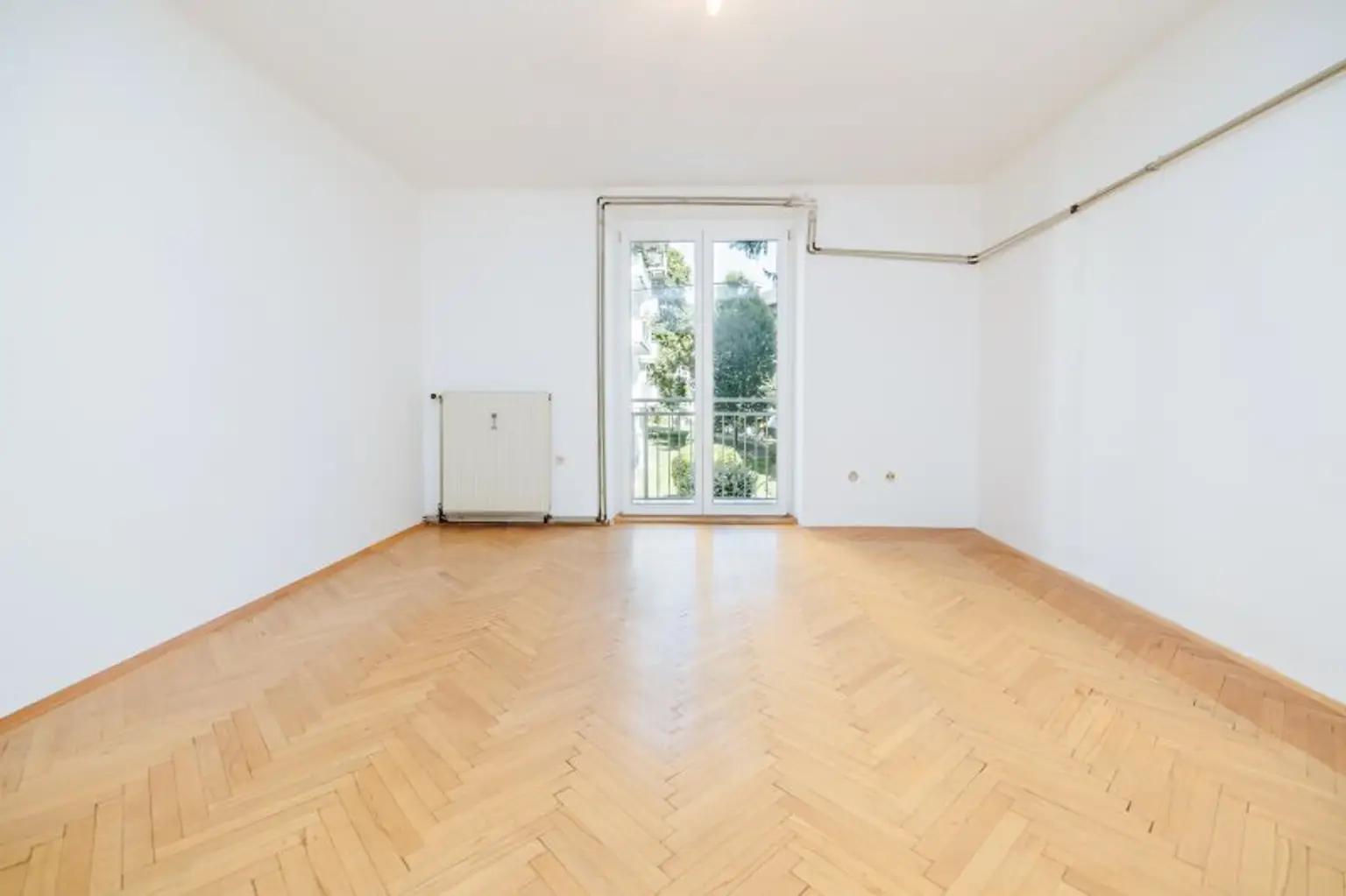 GEIDORF I ZENTRAL & DOCH IDYLLISCH I GRÜNBLICK I ANGENEHME WOHNATMOSPHÄRE I BAD MIT WANNE UND FENSTER I CHARAKTERVOLLER PARKETT I PROJEKT WOHNEN
