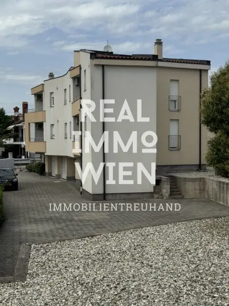 Exklusives Mehrfamilienhaus mit 4 modernen Wohneinheiten und Meerblick – zu verkaufen