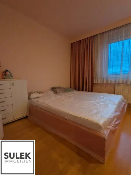 Breitenfurterstraße 222: perfekt aufgeteilte Wohnung im 3. Stock OHNE Lift (mit Balkon und Weitblick)