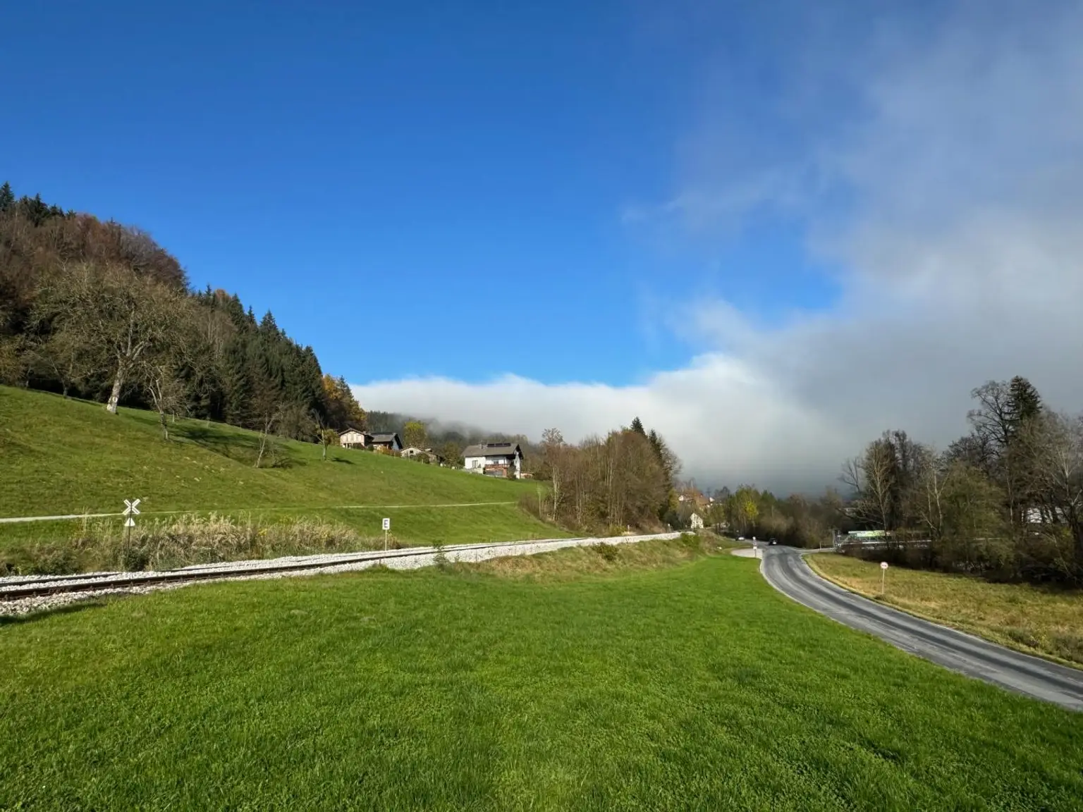 Kleine Siedlung von insgesamt vier Häusern - zu Fuß zum schönen Almfluss - herrliche Wanderungen und Radtouren von zu Hause aus!