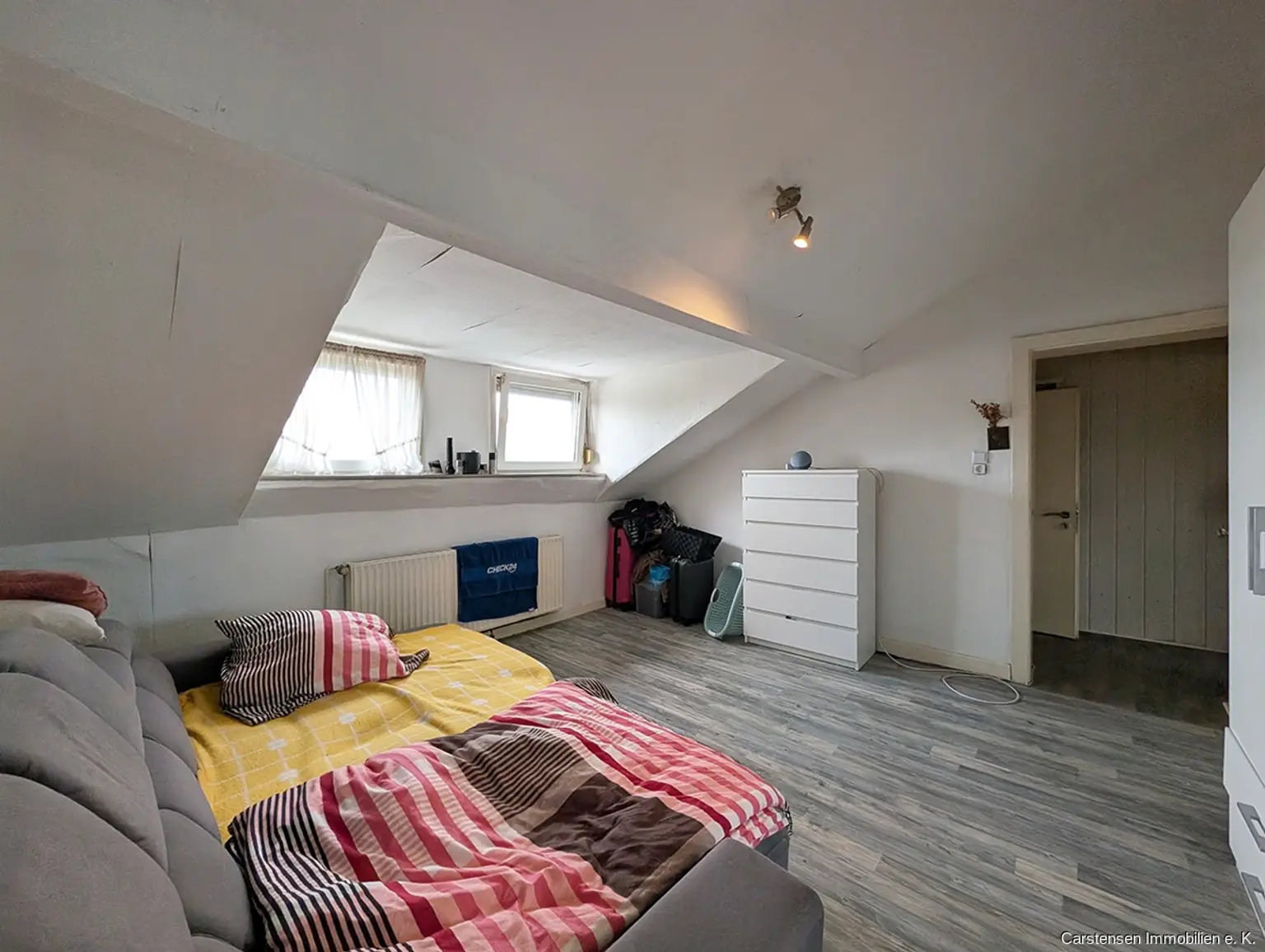 Schlafzimmer 1 DG