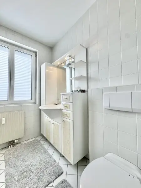 Helles, vollmöbliertes Studio in Ober St. Veit | Garagenstellplatz im Haus