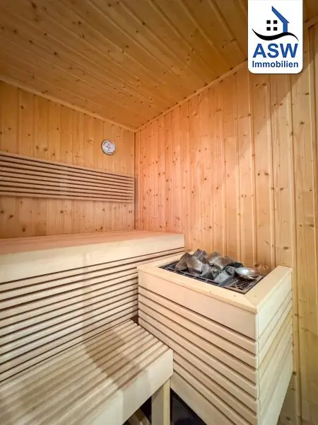 Perfekte Lage!! Top-moderne Altbauwohnung mit Balkon und Sauna in der Hauptstraße