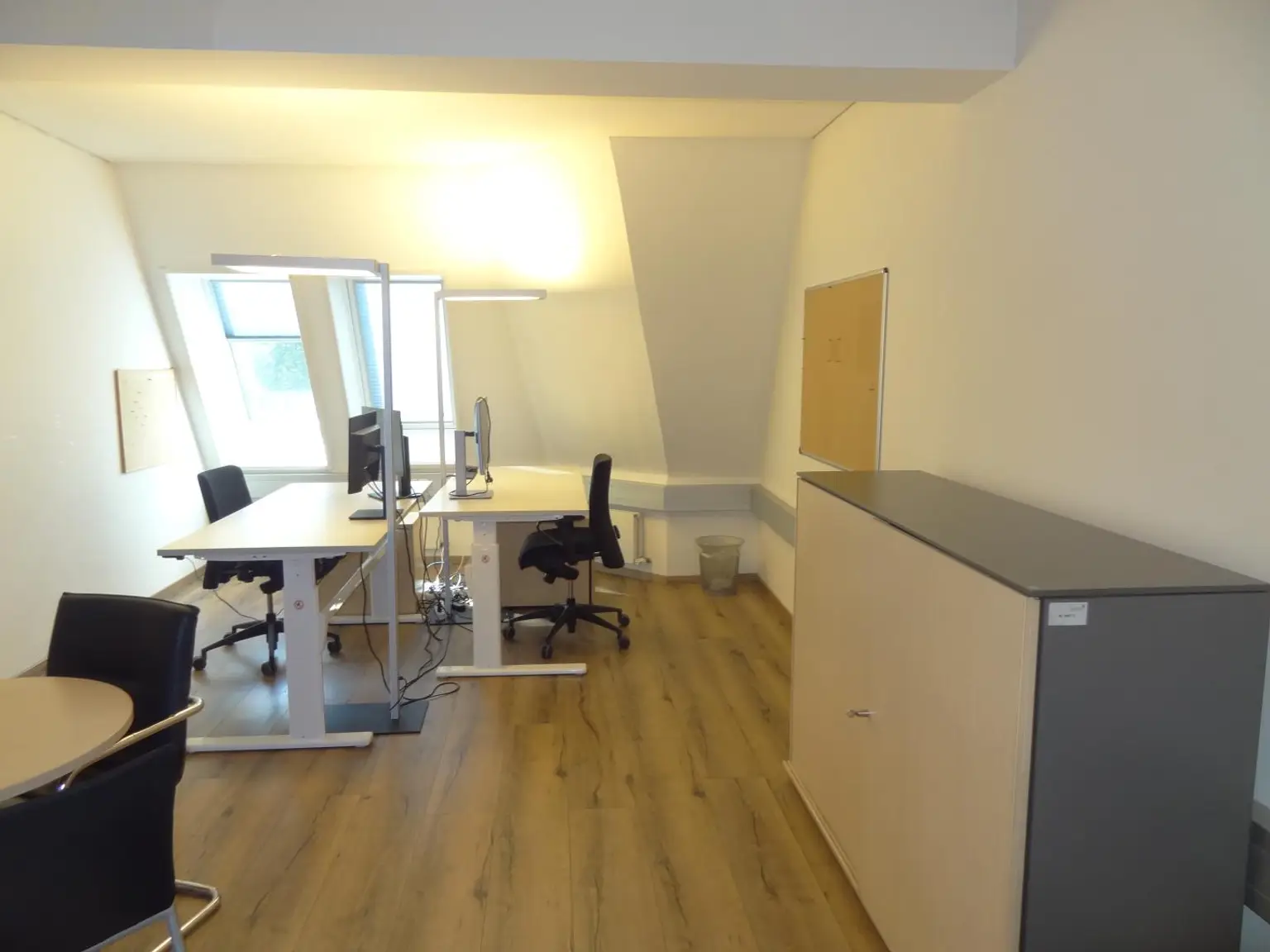 Büro 1-1