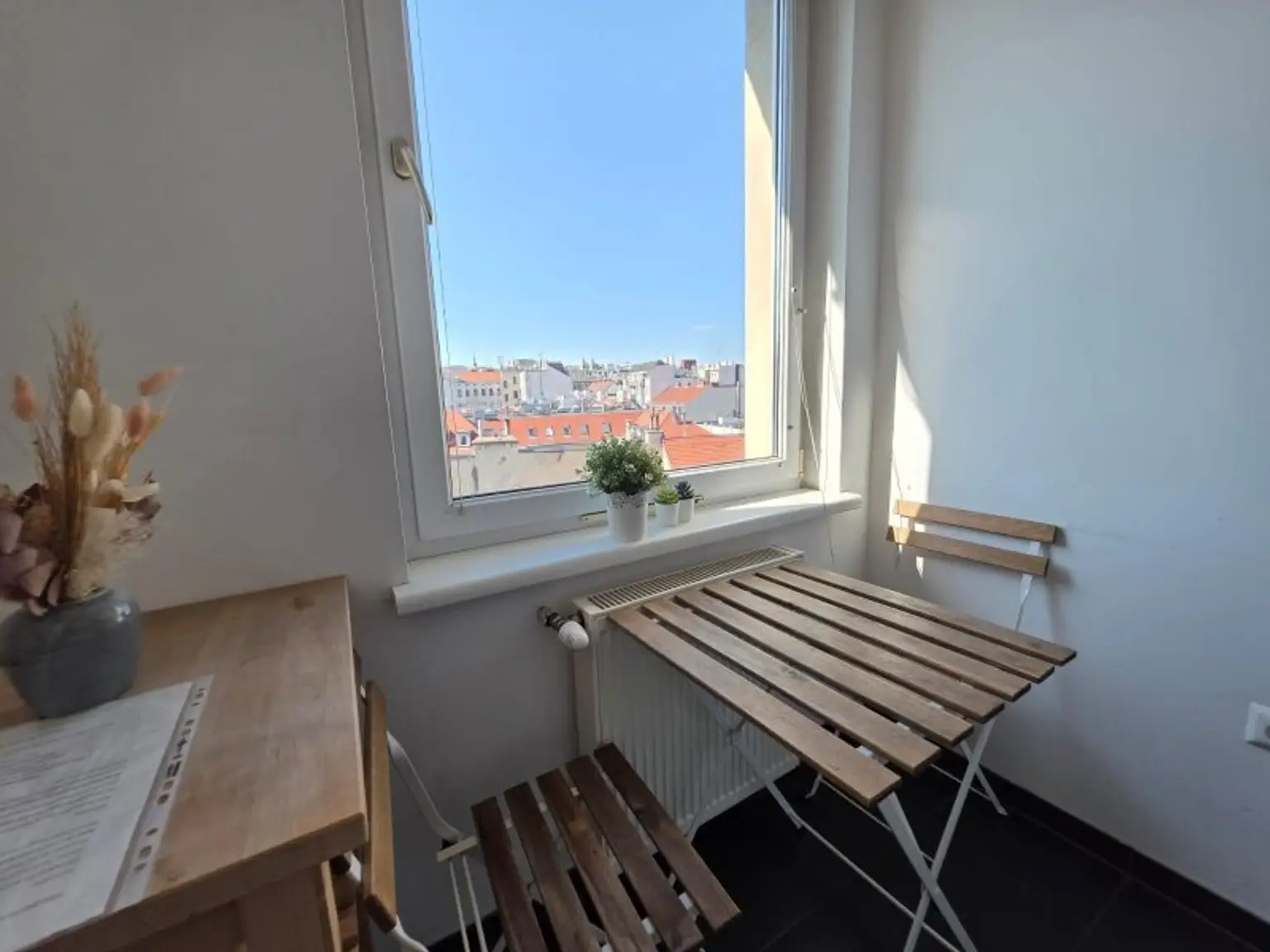 Helle Citywohnung mit Ausblick – Möbliertes 1-Zimmer-Apartment nahe Naschmarkt