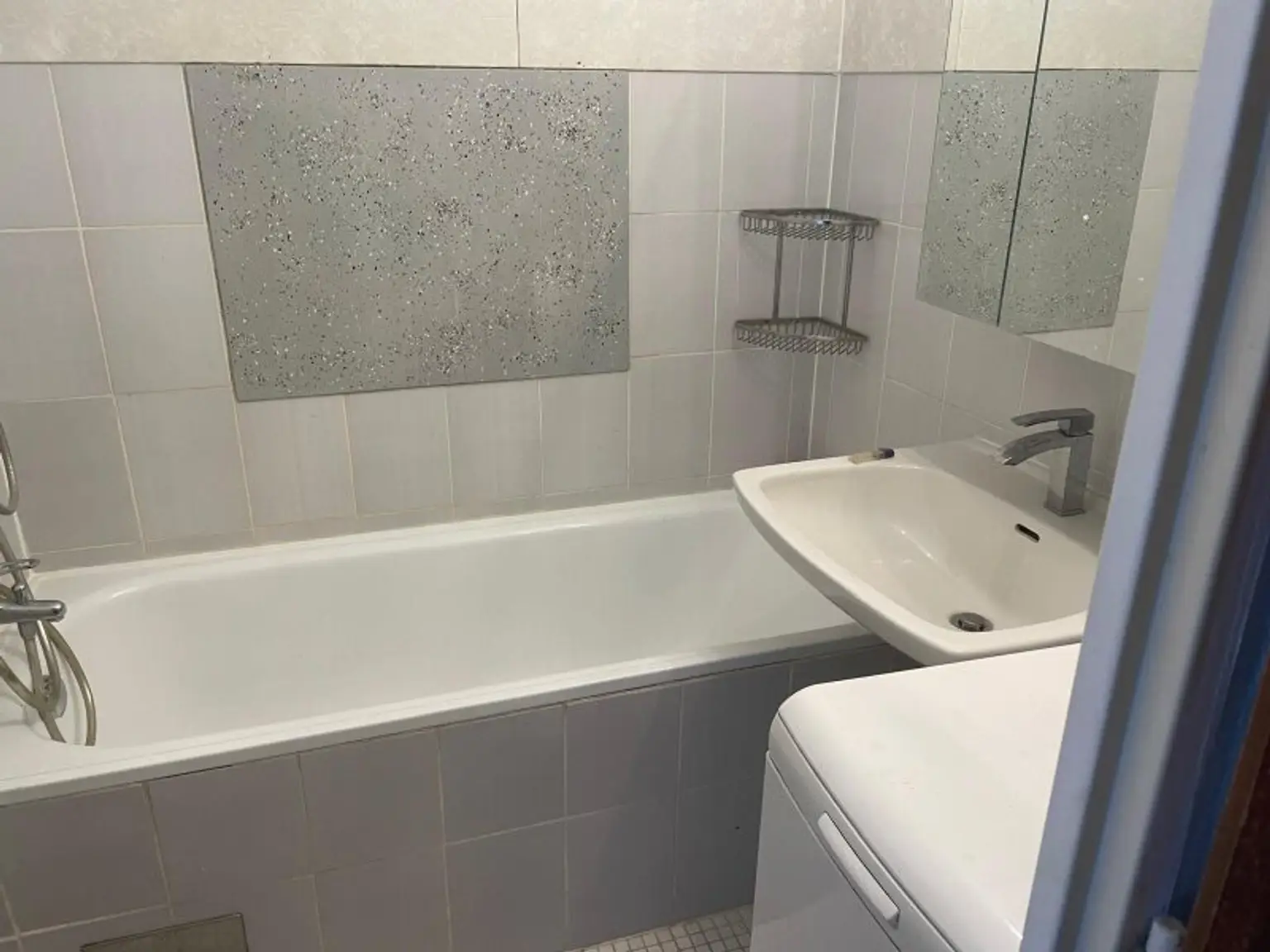 Ruhige  2-Zimmer-Wohnung mit Loggia in Grünlage - Nähe Lobau