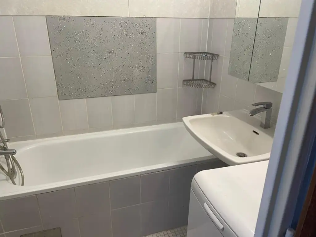 Ruhige  2-Zimmer-Wohnung mit Loggia in Grünlage - Nähe Lobau
