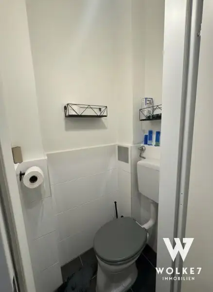 Ruhige, sanierte 3-Zimmer-Wohnung mit Balkon & Grünblick – ca. 81m² WNF | Klinik Hietzing | 1. Stock ohne Lift