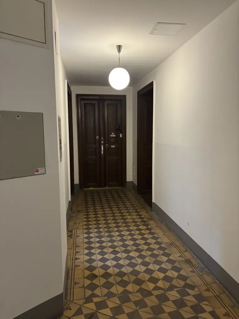 Sanierungsbedürftige 3 Zimmer Altbauwohnung mit viel Potential in zentraler Döblinger Lage - Billrothstrasse !