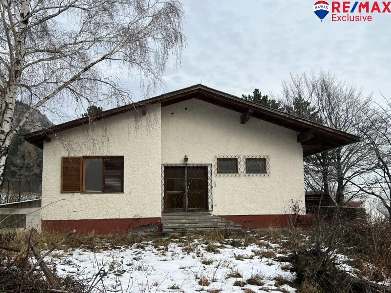 Der Hohen Wand und dem Schneeberg so nah! Sanierungsbedürftiges Einfamilienhaus mit Garten und Garage!