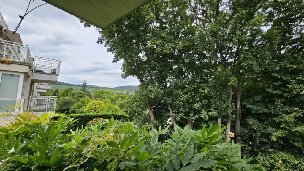 Bestaufgeteilte 99m2 Familienwohnung mit Wintergarten & Balkon ins Grüne! Toplage in Döbling!