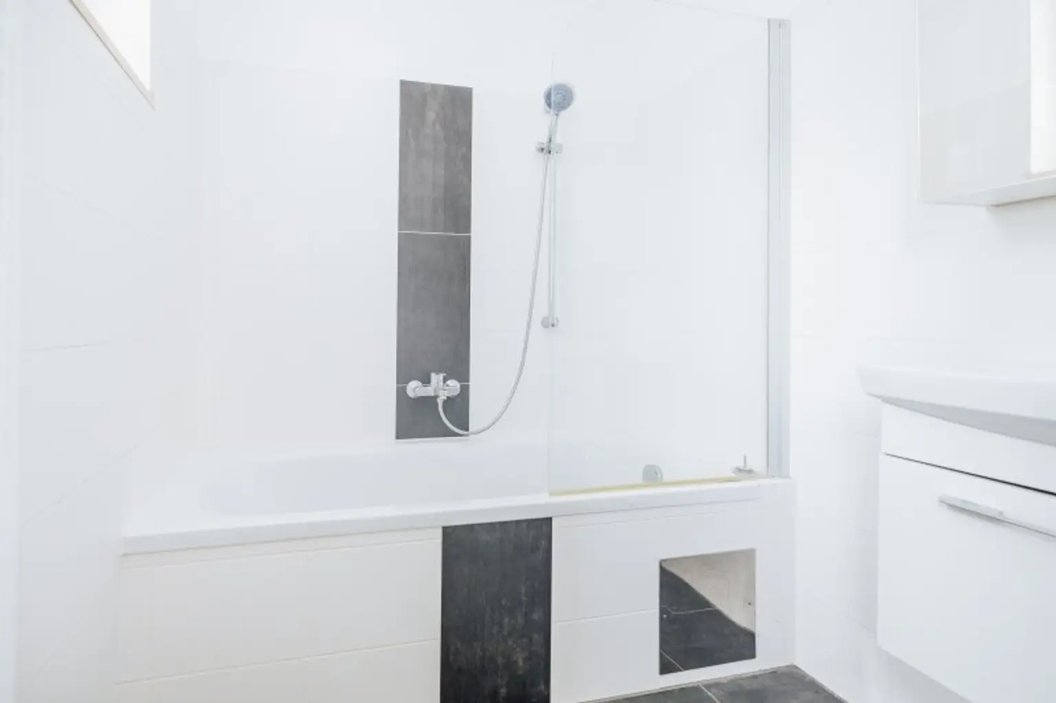 AB 01.01.2026 VERFÜGBAR I NEUE KÜCHE I BALKON  I RUHIG I BADEWANNE I LICHTDURCHFLUTET I SONNIG I ZENTRAL I HAUSTIERE WILLKOMMEN I PROJEKT WOHNEN I