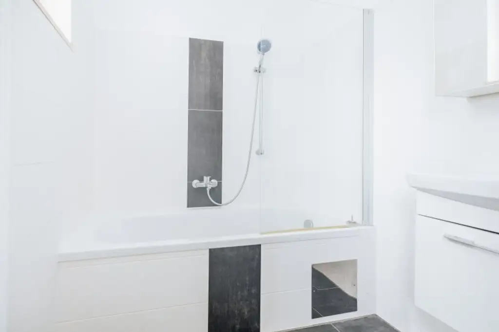 AB 01.01.2026 VERFÜGBAR I NEUE KÜCHE I BALKON  I RUHIG I BADEWANNE I LICHTDURCHFLUTET I SONNIG I ZENTRAL I HAUSTIERE WILLKOMMEN I PROJEKT WOHNEN I