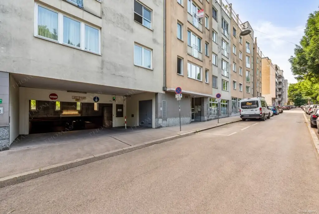 Lichtdurchflutete Maisonette mit Dachterrasse direkt am Währinger Park