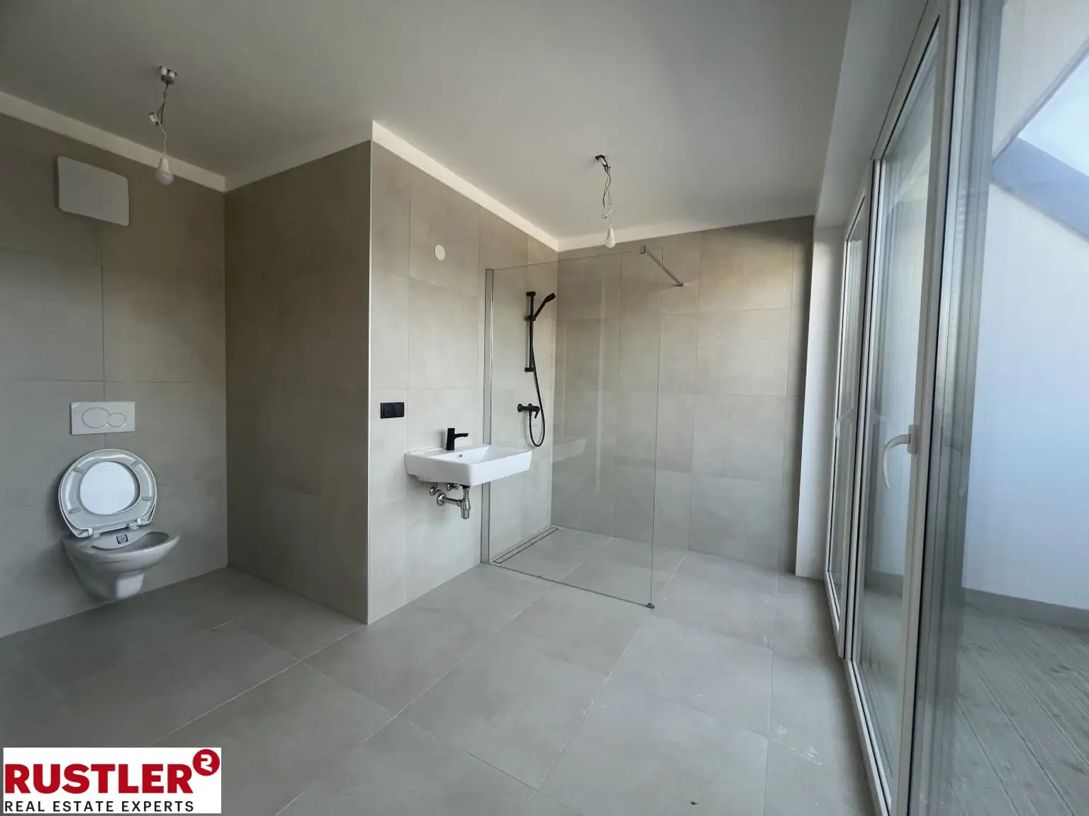 Luxus Penthouse mit sonniger Dachterrasse am Reinlpark | ERSTBEZUG