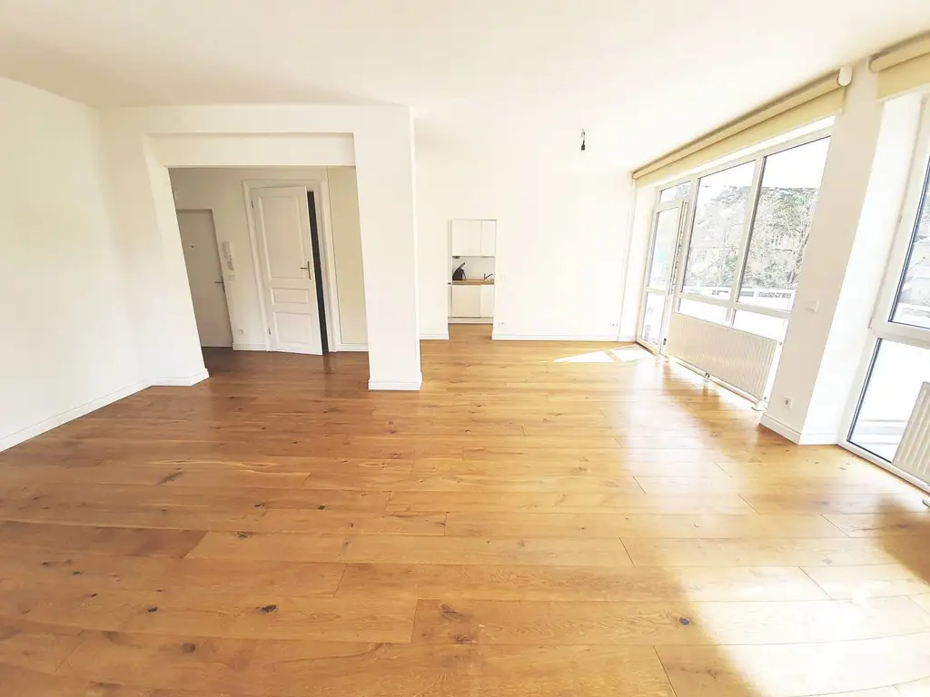 Moderne 3-Zimmer-Wohnung mit 2 Balkonen und hochwertiger Ausstattung in Glanzing