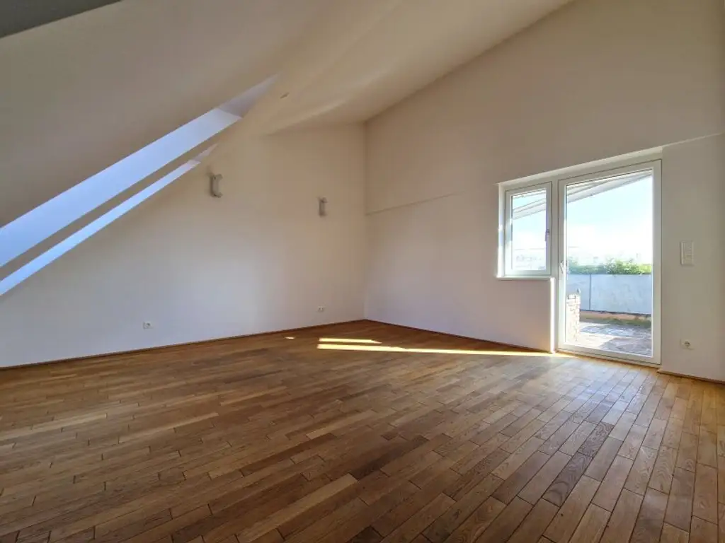 Willkommen auf der Sonnenseite! Ihre neue Wohlfühloase mit sonniger Dachterrasse und wunderbarer Aussicht im Herzen der Josefstadt