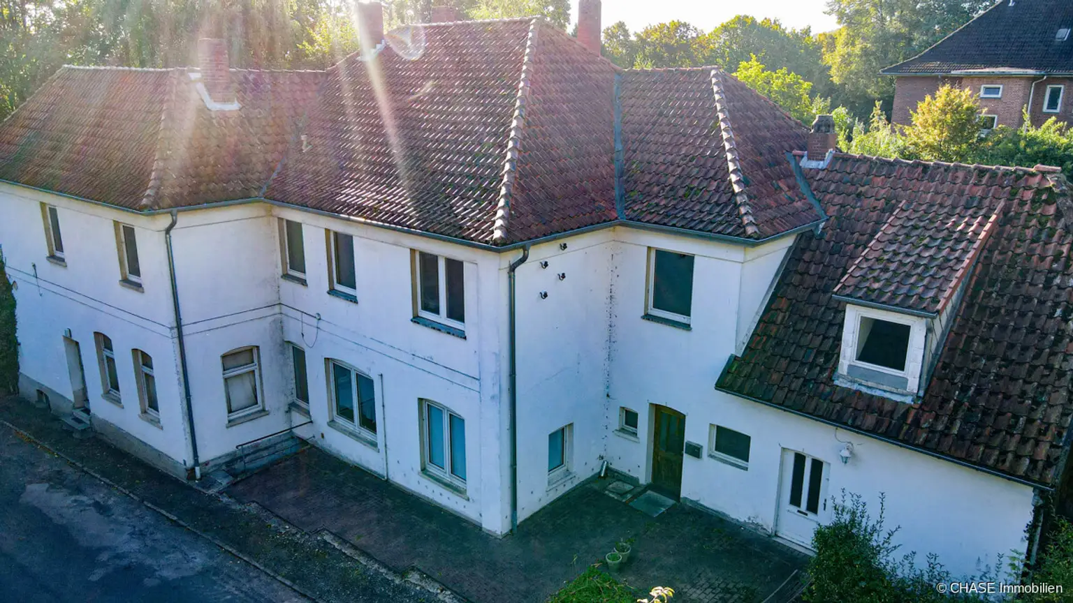 Luftansicht - schräg, Hausfront