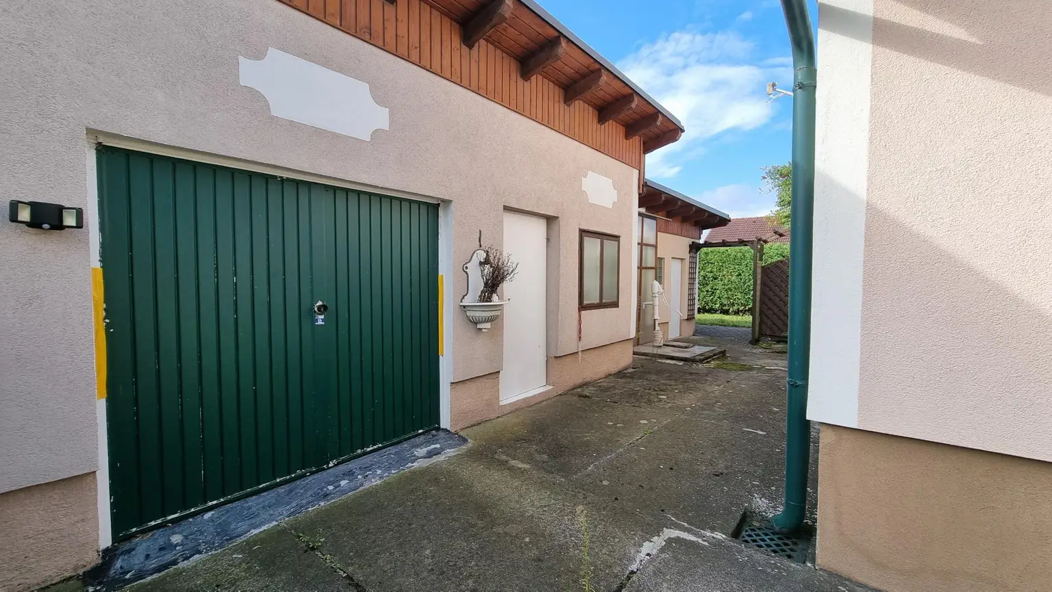 Gepflegtes Einfamilienhaus mit Pool und Garten in St. Georgen