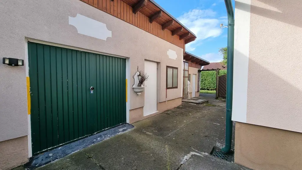 Gepflegtes Einfamilienhaus mit Pool und Garten in St. Georgen