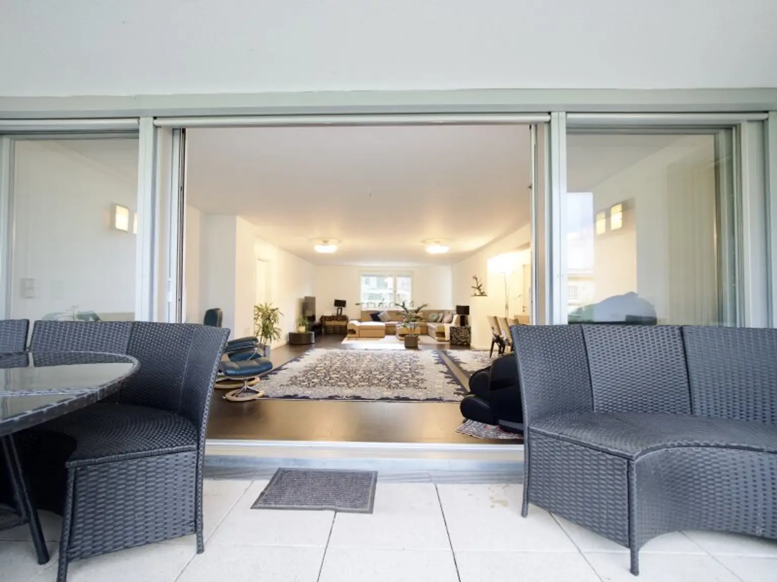 Neustift am Walde - Großzügige Vier-Zimmer Terrassenwohnung inklusive zweier Tiefgaragenplätze