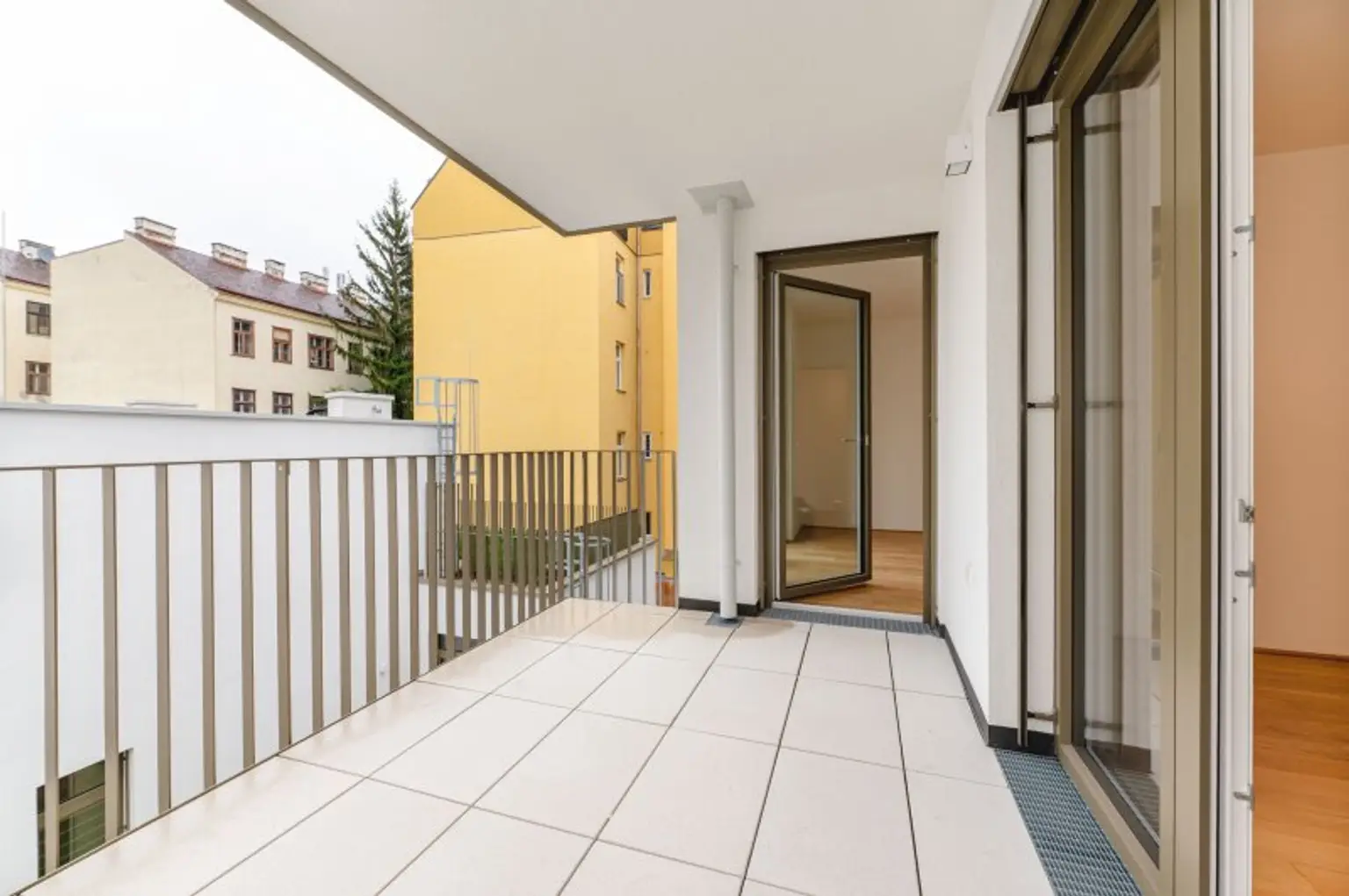 Erstbezug ab Dezember! 2-Zimmer-Balkonwohnung inkl. Stellplatz und Garten zu vermieten!