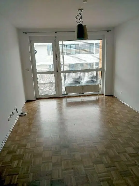 Provisionsfrei: Perfekt aufgeteilte 3-Zimmerwohnung mit Balkon-Terrasse und Tiefgarage bei TU - Moserhofgasse