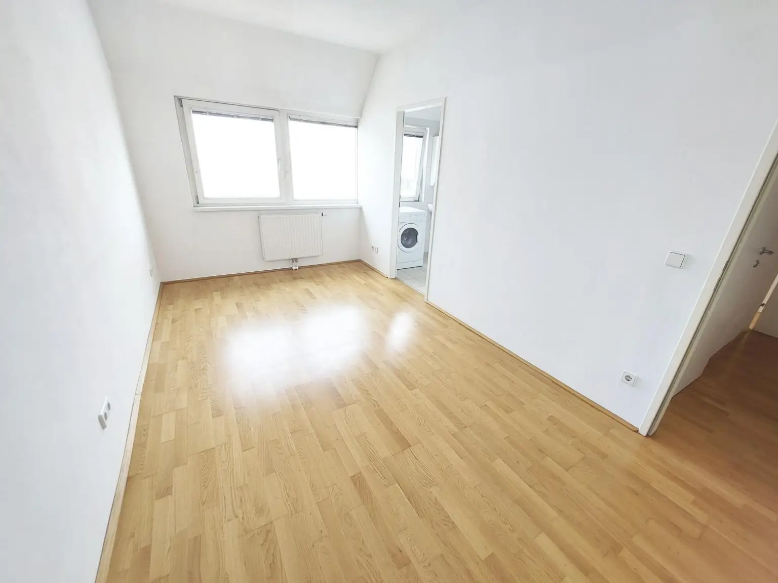 3-Zimmer-Maisonette mit Dachterrasse - direkt beim Enkplatz