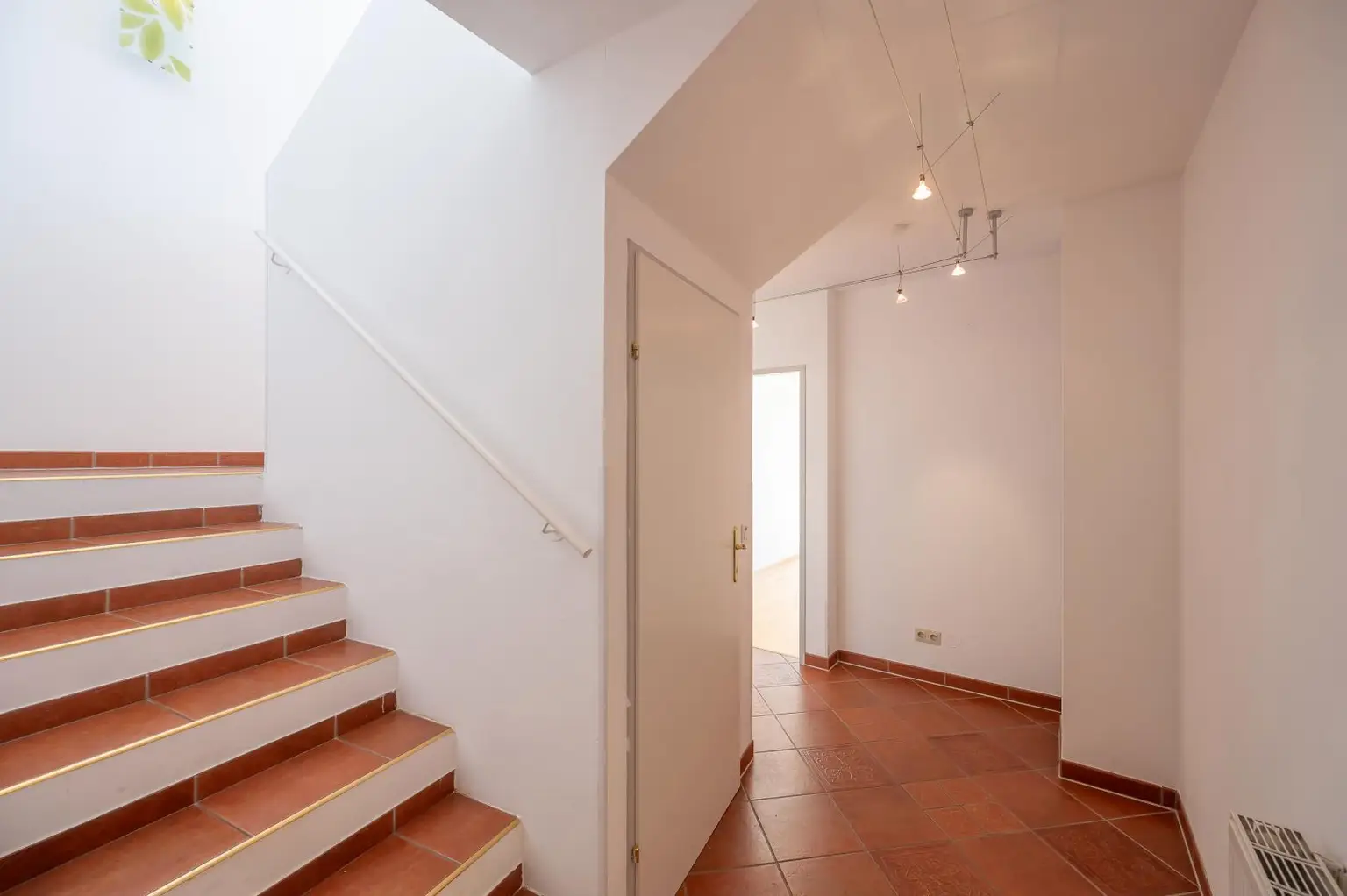 STUDENTEN AUFGEPASST - U3 VOR DER TÜR - MAISONETTE | TERRASSENWOHNUNG