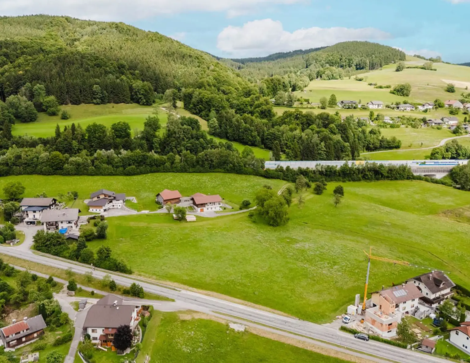 Zwischen Mondsee und Attersee - ein Grundstück mit Perspektive