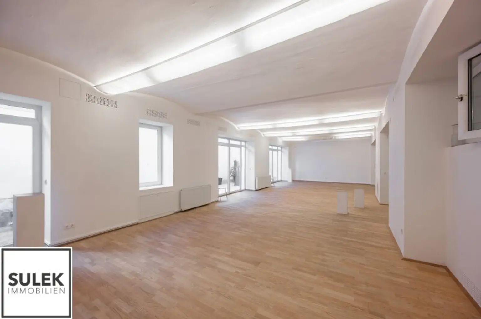 ** ab sofort: ein rd. 260 m² großes Geschäftslokal mit perfektem Grundriss**  Nähe Lerchenfelder Gürtel / Brunnengasse**