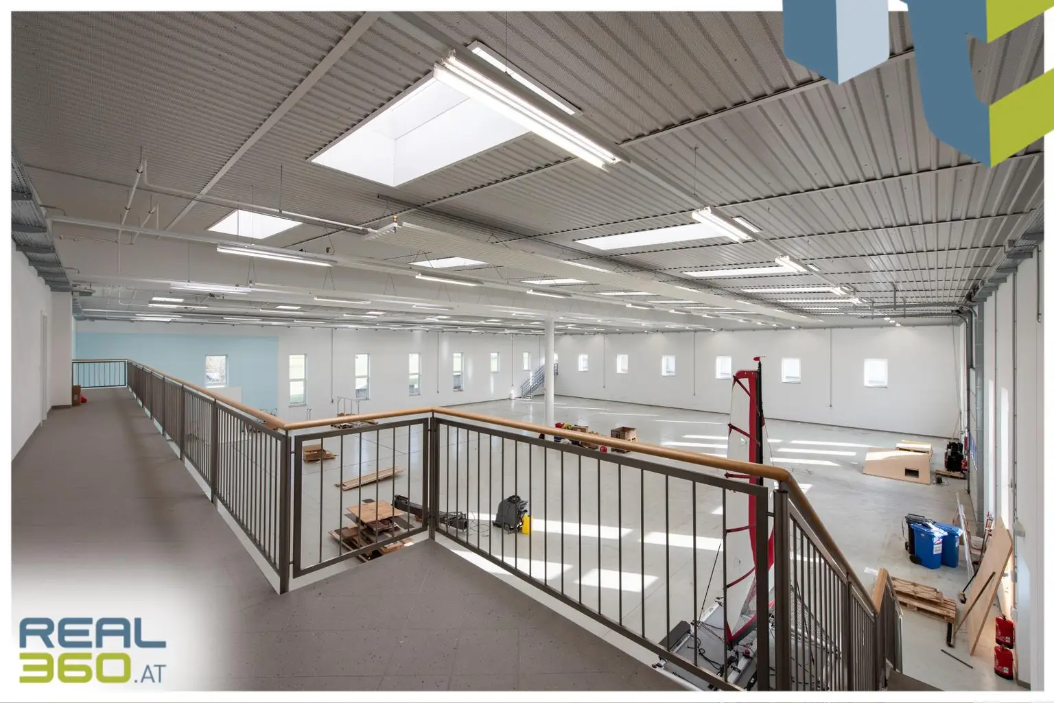 Hochwertige Betriebsliegenschaft auf Baurechtsgrund (Halle, Büro, Lager, Wohnung)
