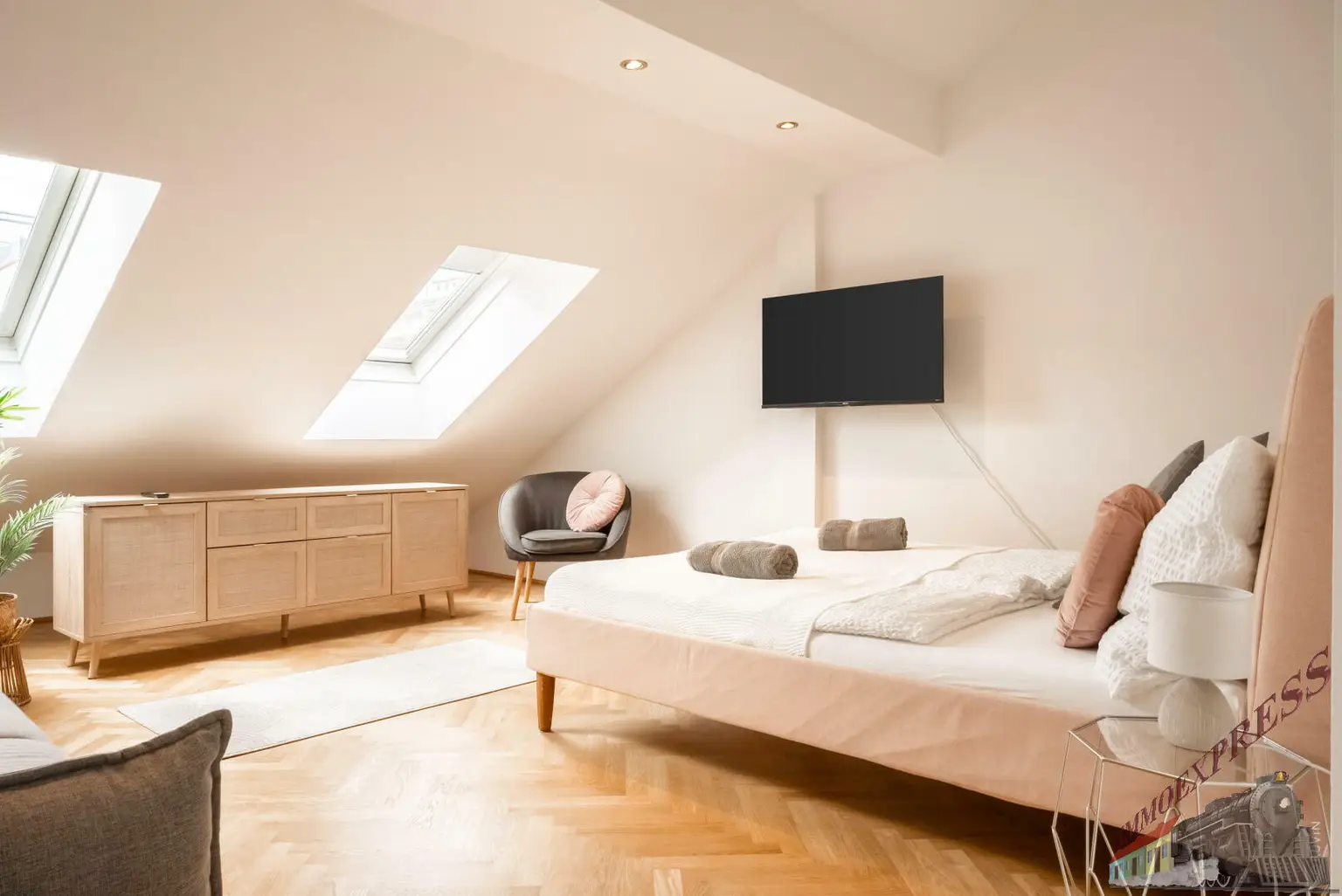 Eyecatcher- Wohnung - unbefristeter Vertrag -4-Zimmer im Dachgeschoß - inkl. Heizkosten & Warmwasser