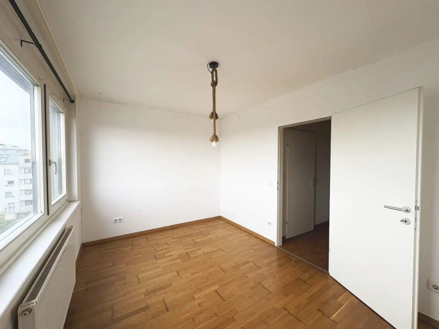 Helle Loggiawohnung mit 3 Zimmern, nähe U2-Station Aspernstraße!
- Achtung Finanzierungsbeitrag!