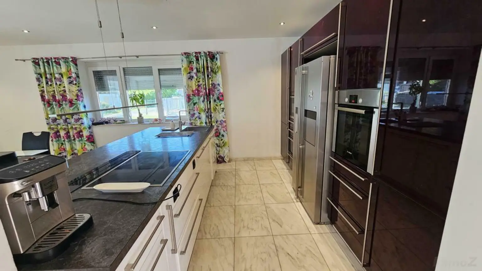 ** Großzügiges & edel saniertes Stadthaus ** Hochwertige Ausstattung ** 3 Bäder ** Einliegerwohnung ** absolute Ruhelage **