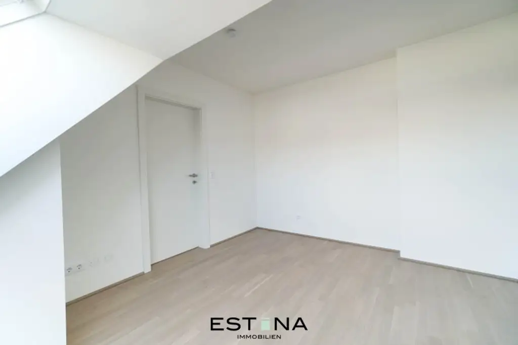 Provisionsfrei, ruhig, zentral & weit oben – Dachgeschoss-Wohnung mit Klasse