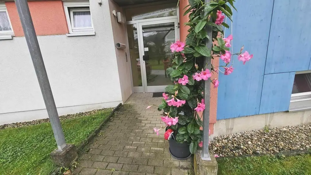 **Barrierrefreie & großzügige Wohnung** sonnige Loggia mit Grünblick** Carport**