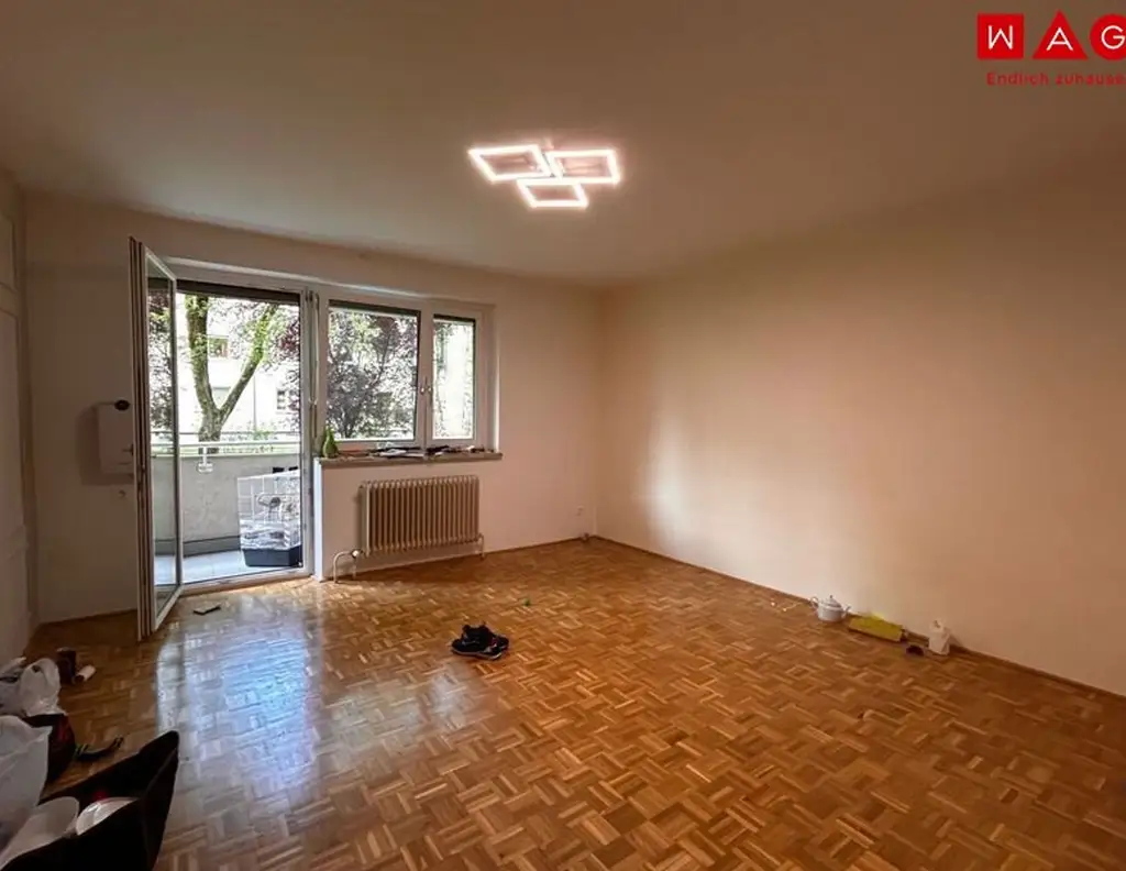 Sehr gute Infrastruktur - Nähe Straßenbahn! Großzügige 2-Raum-Wohnung mit Loggia!