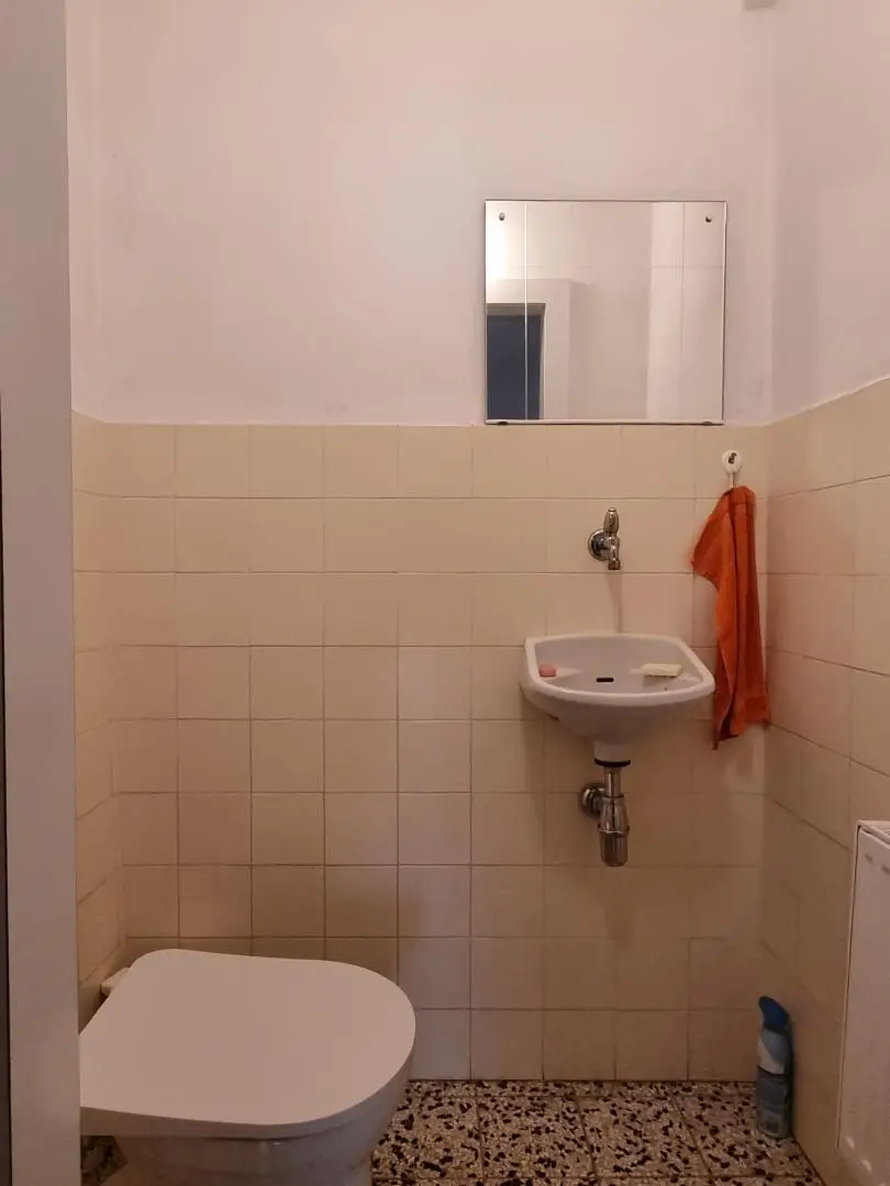 GERÄUMIGES EIN / ZWEIFAMILIENHAUS IN SONNIGER LAGE