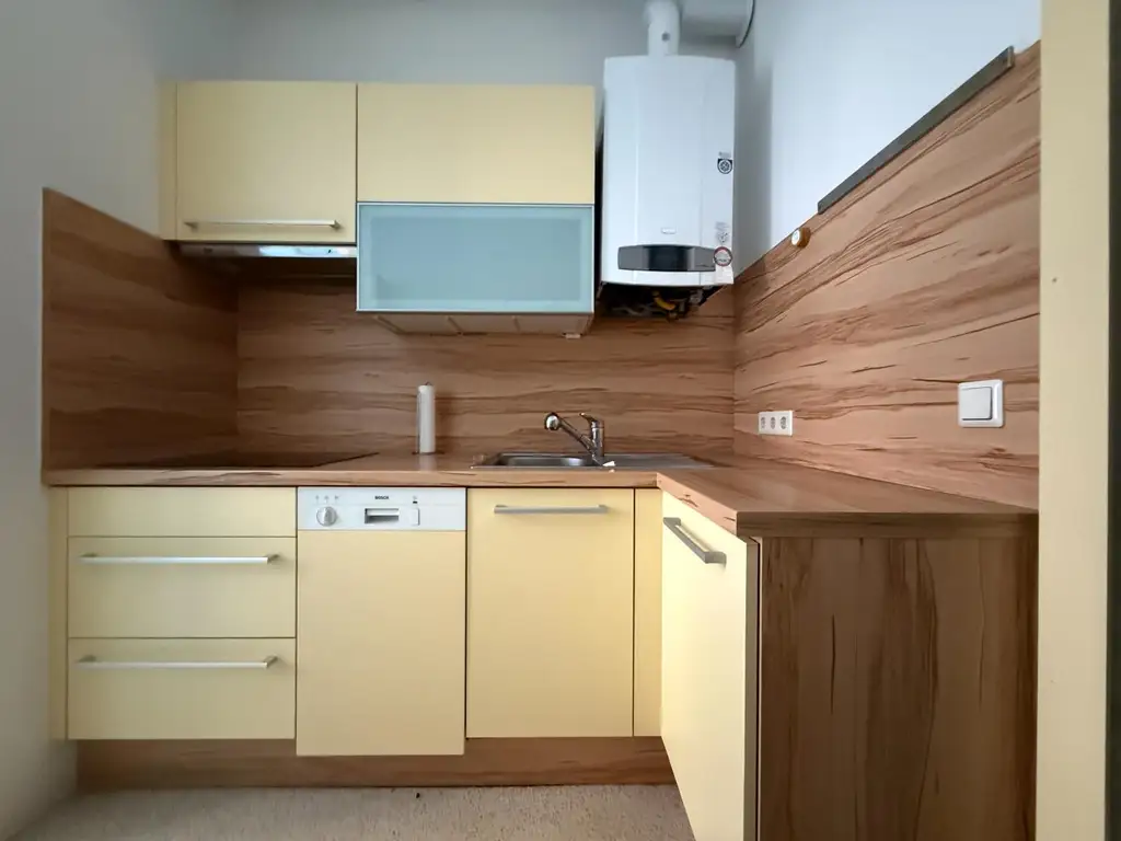 " 2,5-Zimmer mit Homeoffice-Möglichkeit und Top-Infrastruktur "