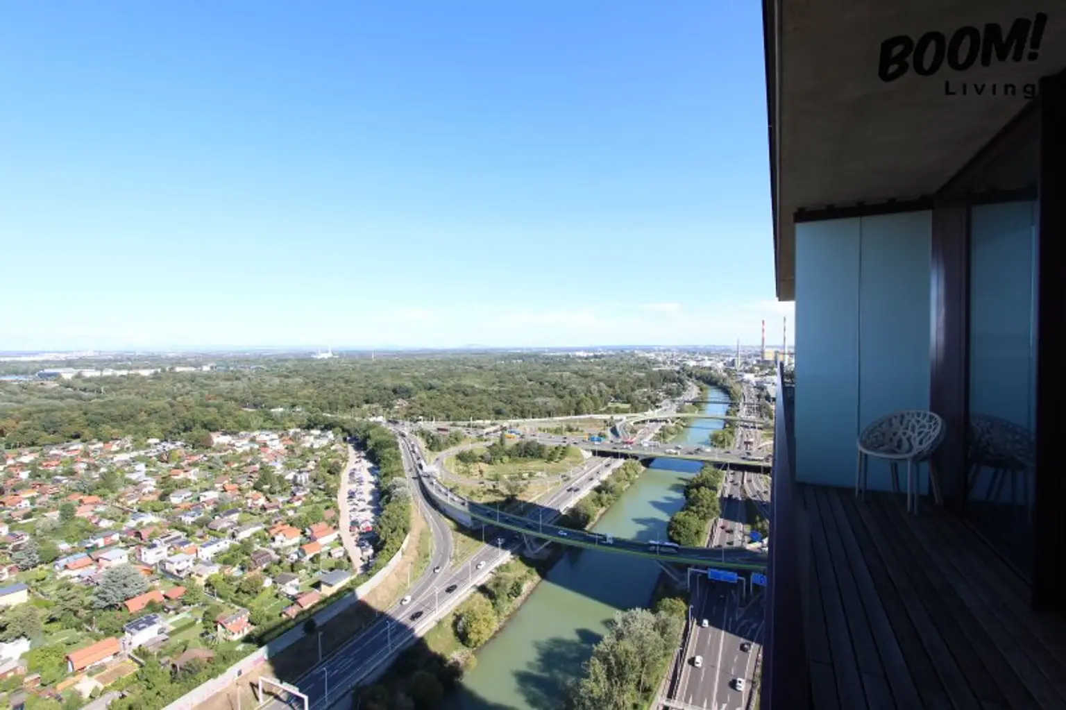 Iconic Living im TRIIIPLE Tower – Architektur, Design und Komfort